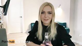 A beautiful neighbor came to visit and offered a blowjob