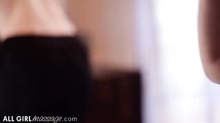 The masseuse Evelyn Claire couldn’t resist Lena Paul’s sexy hints during a sensual massage