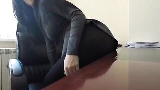 Mini Diva masturbates in the office and almost gets caught