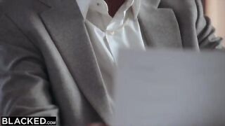 Girl is obsessed with her best friend’s boss, he’s hot!