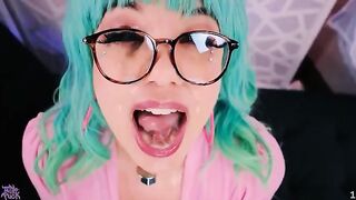Little Puck, queen of freaks, gets her fat nut facial with sticky jizz