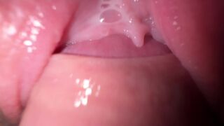 The young guy fucked his stepsister and cum on her pussy in a steamy session