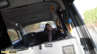 The cabbie got fucked by a passenger with sexy gloves in a steamy encounter