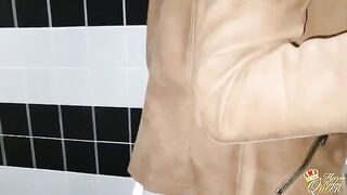 A tattooed girl got banged in the toilet of a public place