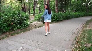 A hot girl made a blowjob in the park and received a cumshot in her mouth