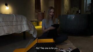 Unboxing and pussy fuck with hot Californiababe