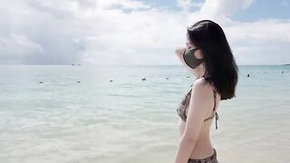 A short collection series of a vlog featuring an islander 2 preview