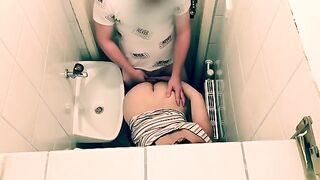 Tinder date ends up with a hot kiss in the restaurant toilet