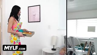The perfect housewife Piper Press with huge boobs who loves cooking and sex
