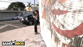 Curvy babe Roxxi Blair gets banged in the van