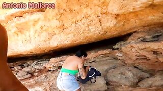 An Argentine slut got fucked on the public beach