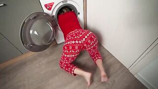 A Step Mom Stuck in the Washing Machine Is a Christmas Gift for the Step Son