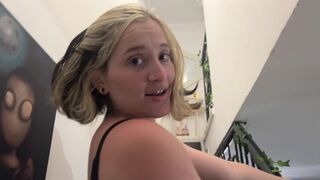 A hot chick prefers to have a dick instead of money in her house