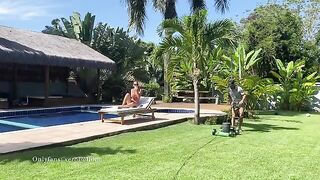 My gardener is good-for-nothing, but a great poolside entertainer