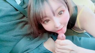 A juicy chick got a hard cock in her pussy during a car ride