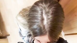 Babe fucked a courier for poor service at her home