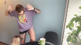A fan didn’t miss her chance to fuck a famous DJ