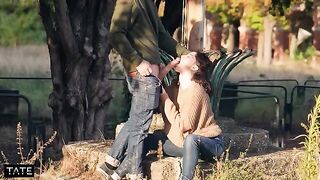 Fitness model risks pussy to mouth sex in public