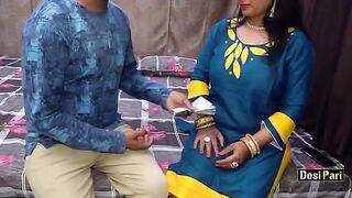 Desi Pari aunty gets fucked for money with clear Hindi audio