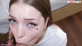 The delivery girl was thanked with a hard cock after receiving a parcel