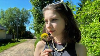 A cute Ukrainian girl agreed to sex on the street with a complete stranger