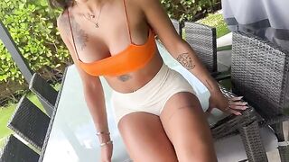 A photographer made a mess on the pretty Sisi Rose’s tits and ass with oil