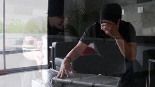 Cute girl Jacqueline Taylor fucks with the police officer