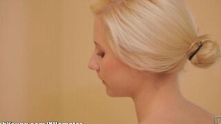 A hot shower and the beauty of a naked body