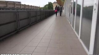 Girl was caught at the station for a steamy encounter