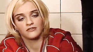 The girl had sex accidentally in the toilet washer