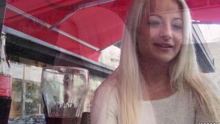 Private session with a stunning blonde and her impressive natural assets