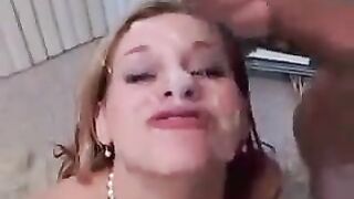 Guy rewards his girlfriend with a cumshot after a blowjob
