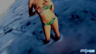 An Iraqi beauty has shown all her charms on the beach