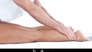 Oily pussy fuck after giving a massage to the brunette