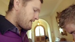Two guys fucked the ass of a naive girl who didn’t defend herself
