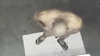 A naked man was spied on in the shower, it is embarrassing