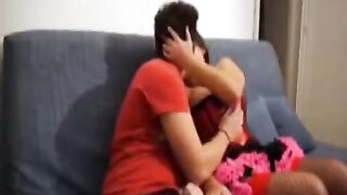 A girl shot a video with her brother, no hesitation