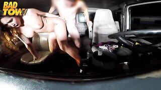 A hot chick is having sex with the driver in his car