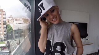 The guy picked up a blondie on the road and she agreed to anal sex