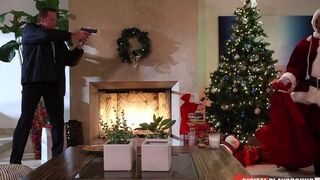 A man received a gift from the Santa Claus and fucked with him
