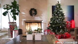 A man received a gift from the Santa Claus and fucked with him