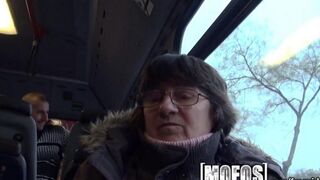 Babe fucked with a stranger on the bus, she didn’t mind being fucked in public