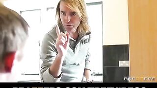 Japanese girl has sex right after taking a bath with her boyfriend