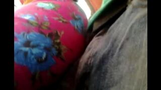 A riser rubs his dick on the vagina of a woman on the bus