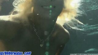 Blonde girl made blowjob underwater in the hot tub