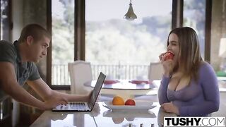 After a breakfast with her husband, Natasha Niis went to bed