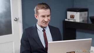 The secretary in stockings was fucked by her boss and left with cum on her pantyhose
