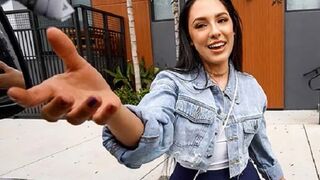Selena agreed to fuck for money with a stranger she met on the street