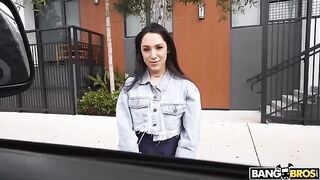 Selena agreed to fuck for money with a stranger she met on the street