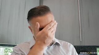 Real estate agent gets screwed for a house purchase